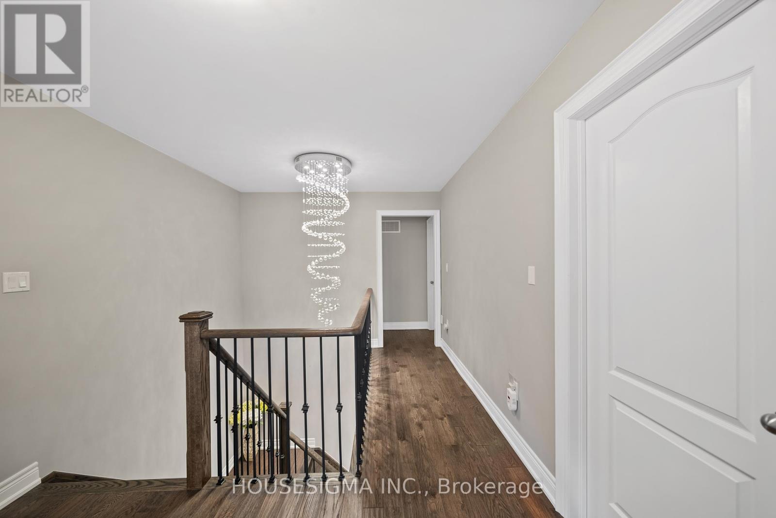 Photo 15 of 94 Forest Edge Crescent, East Gwillimbury ON
