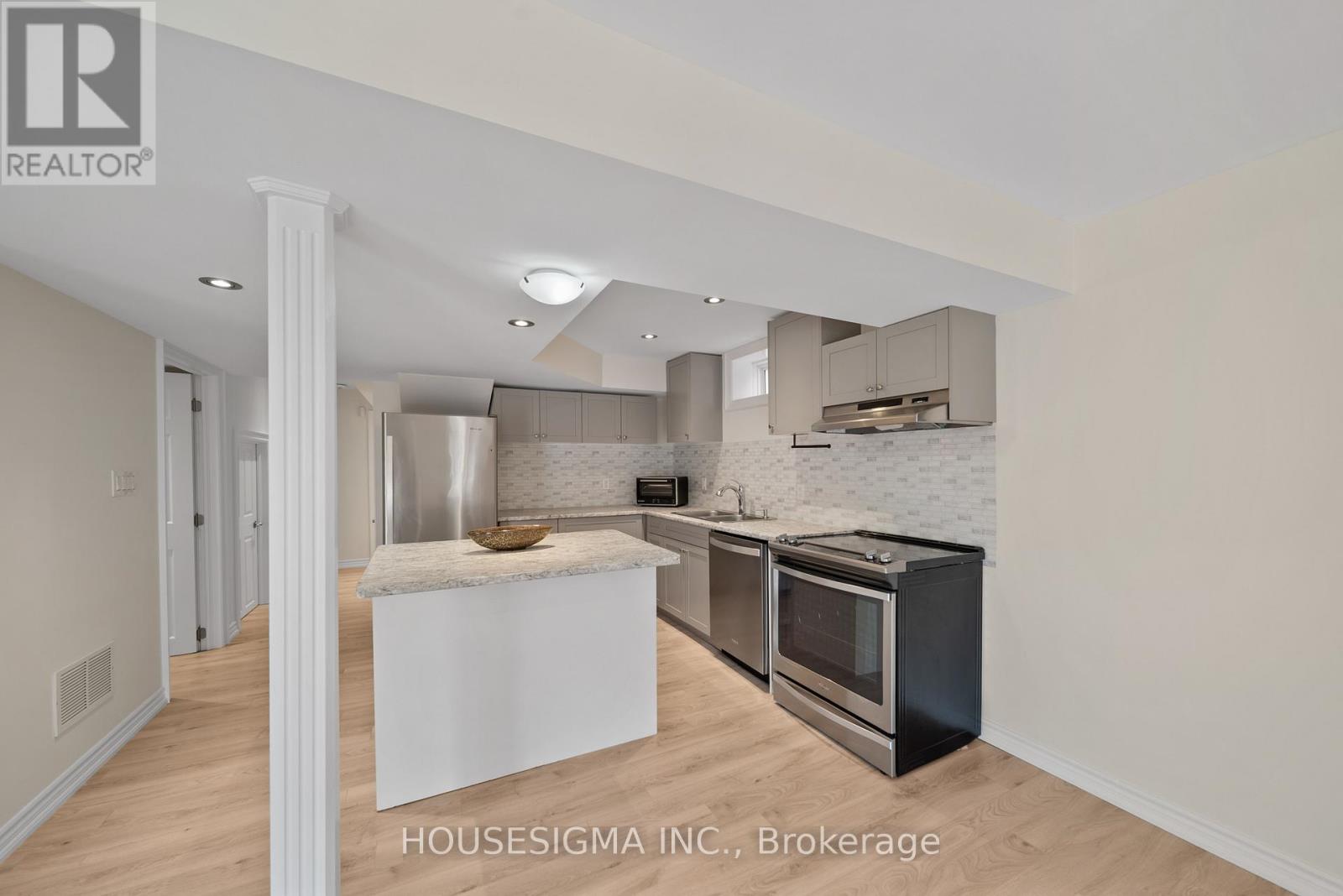 Photo 28 of 94 Forest Edge Crescent, East Gwillimbury ON