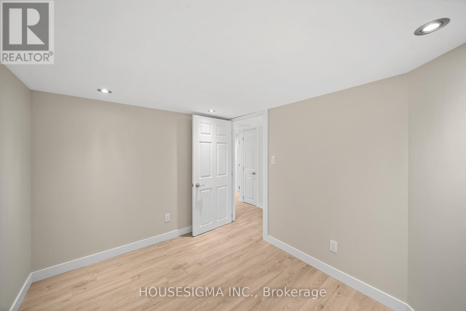 Photo 33 of 94 Forest Edge Crescent, East Gwillimbury ON