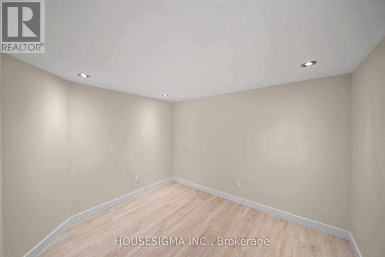Photo 34 of 94 Forest Edge Crescent, East Gwillimbury ON