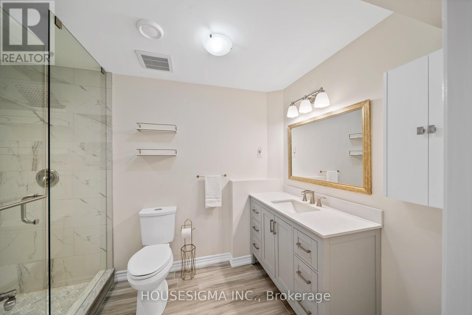 Photo 35 of 94 Forest Edge Crescent, East Gwillimbury ON