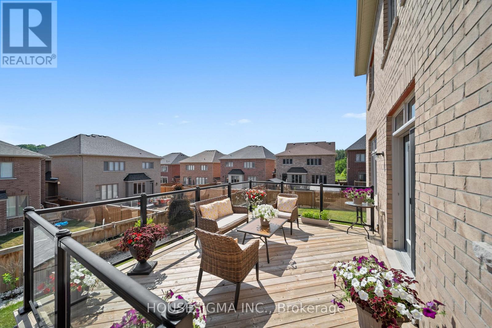 Photo 38 of 94 Forest Edge Crescent, East Gwillimbury ON