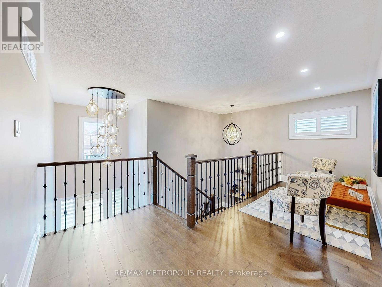 Photo 15 of 126 Silk Twist Drive, East Gwillimbury ON