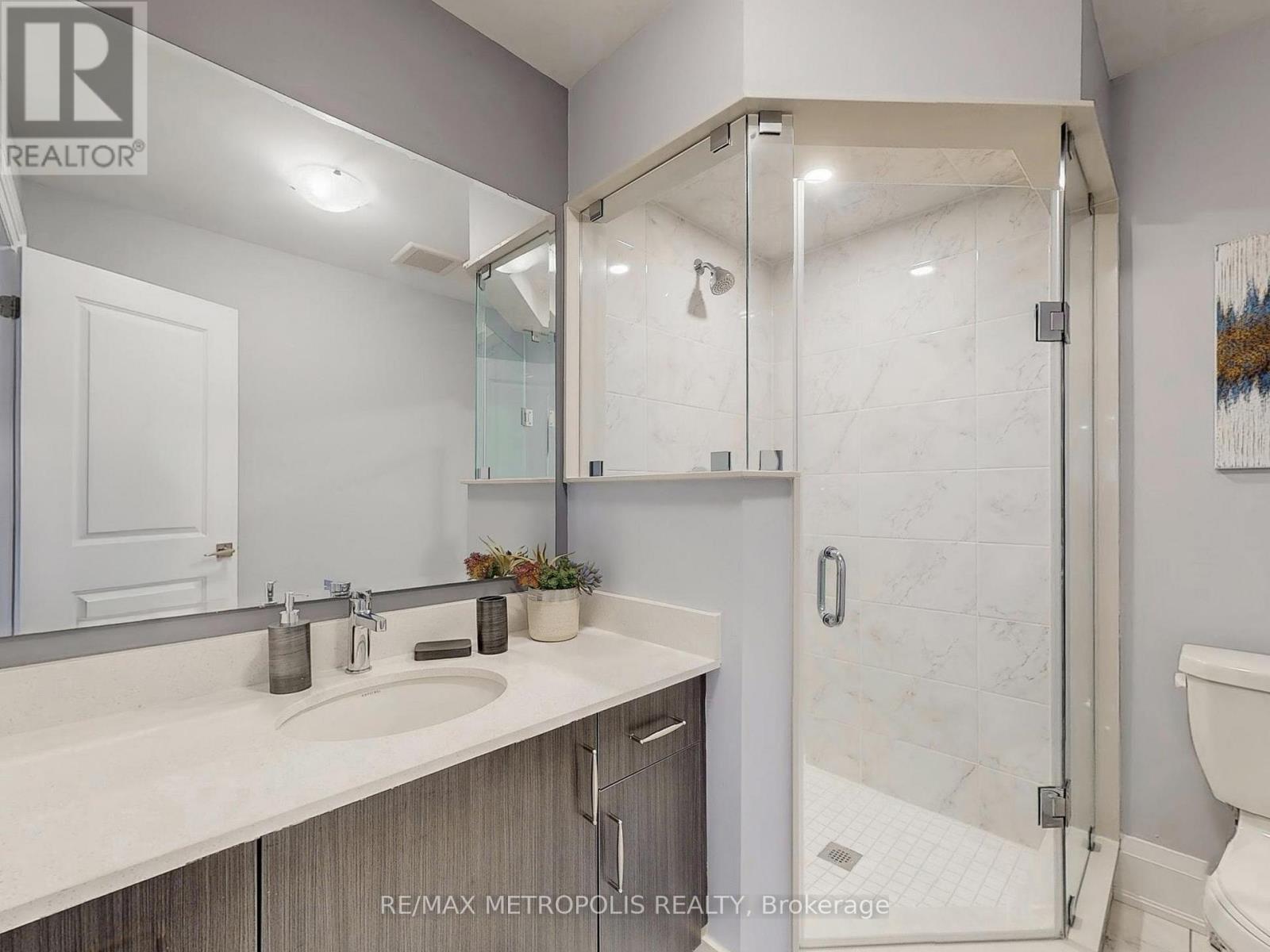 Photo 28 of 126 Silk Twist Drive, East Gwillimbury ON