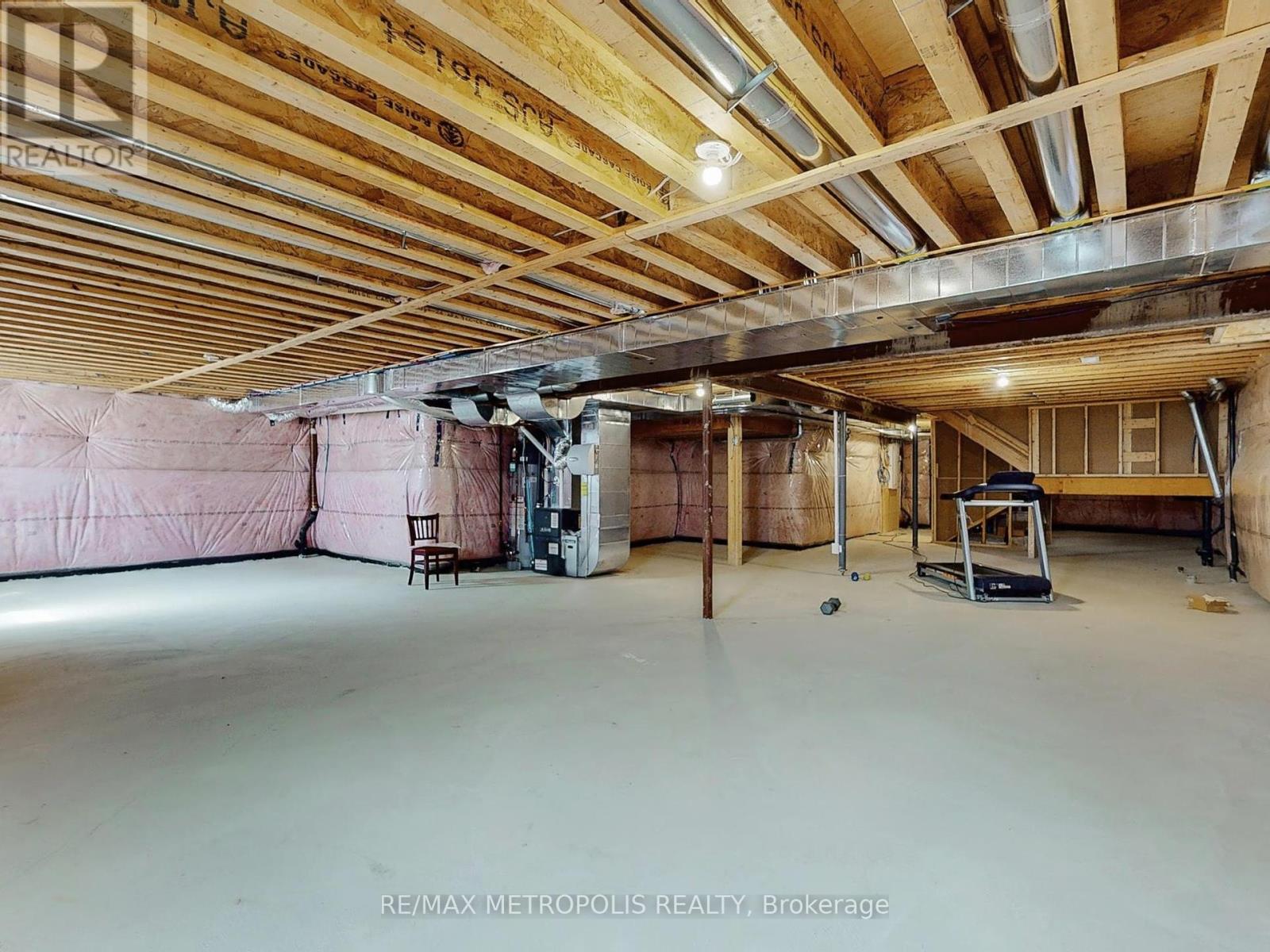 Photo 30 of 126 Silk Twist Drive, East Gwillimbury ON