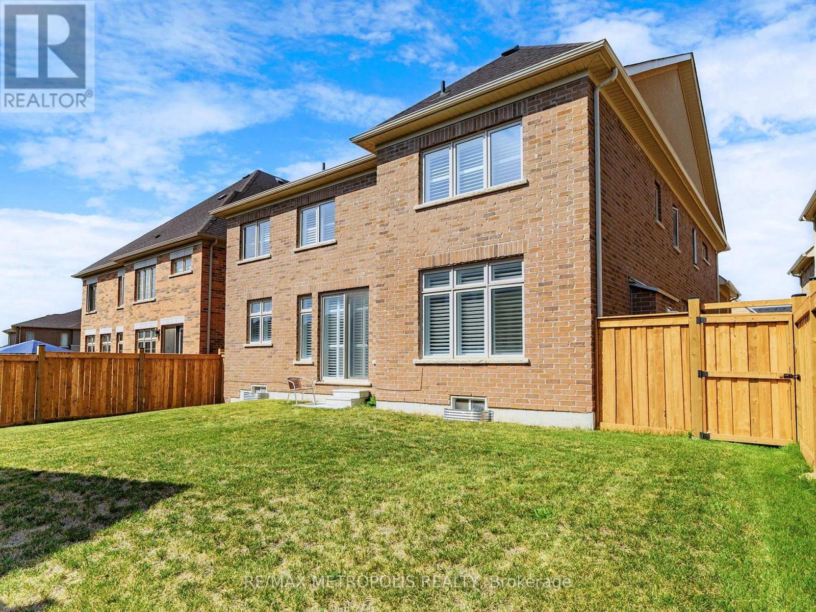 Photo 31 of 126 Silk Twist Drive, East Gwillimbury ON