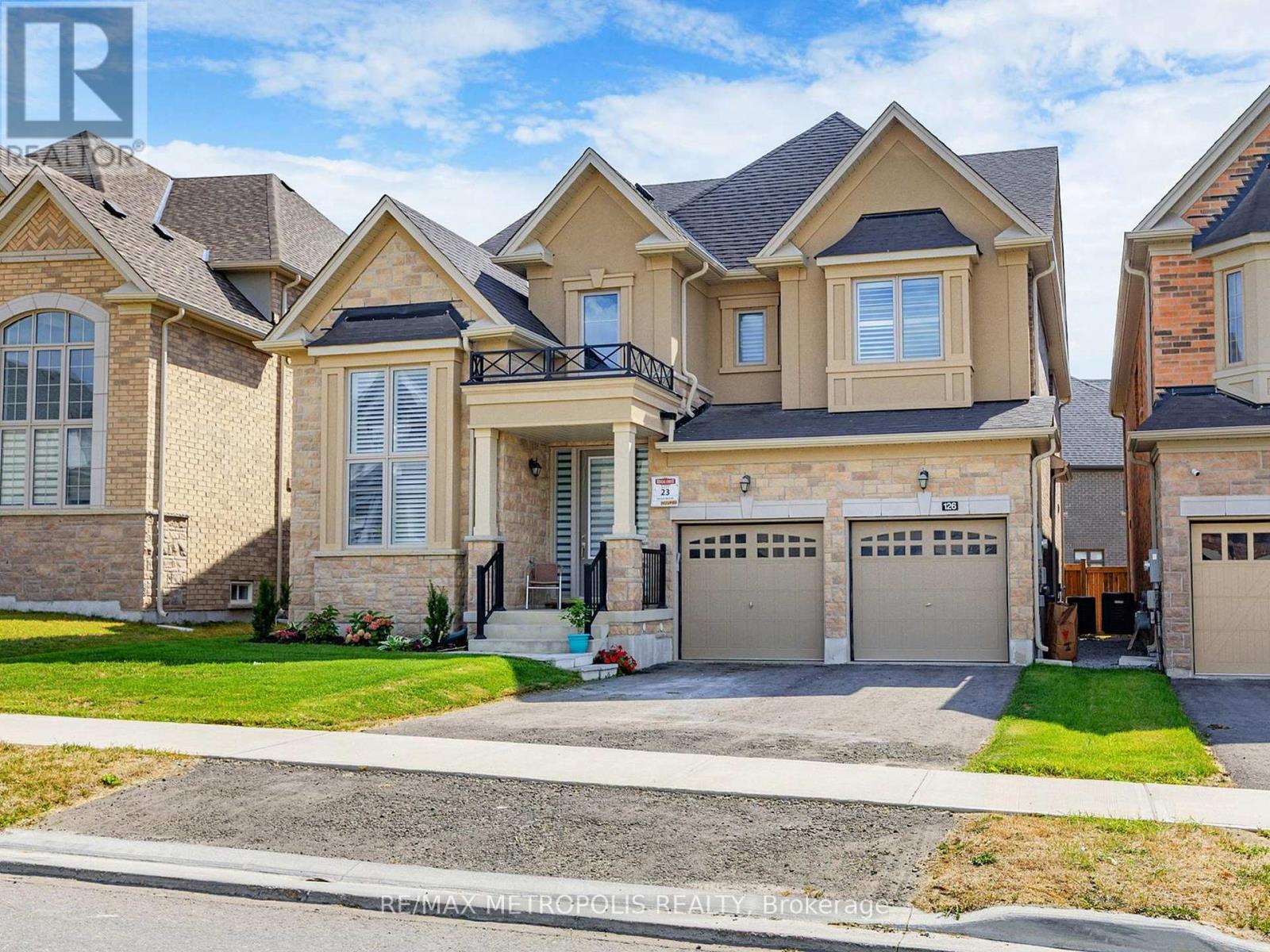Photo 34 of 126 Silk Twist Drive, East Gwillimbury ON