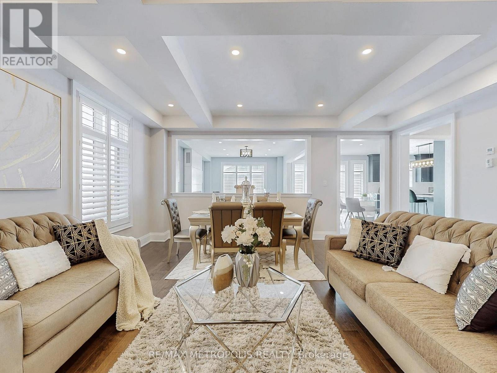 Photo 6 of 126 Silk Twist Drive, East Gwillimbury ON