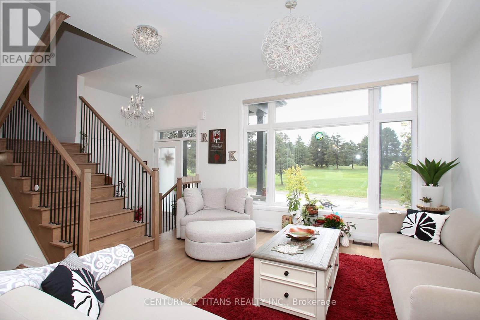 Photo 9 of 18 Vern Robertson Gate, Uxbridge ON