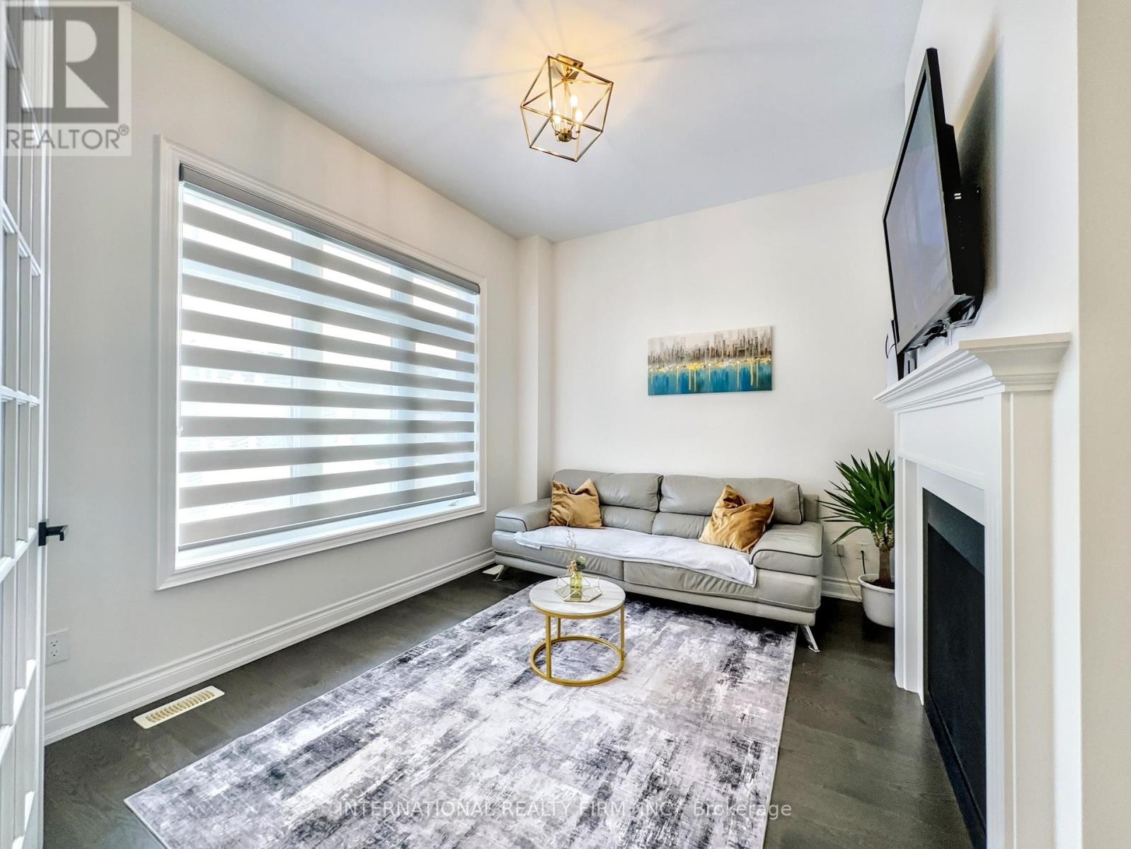 Photo 12 of 150 Cannes Avenue, Vaughan ON