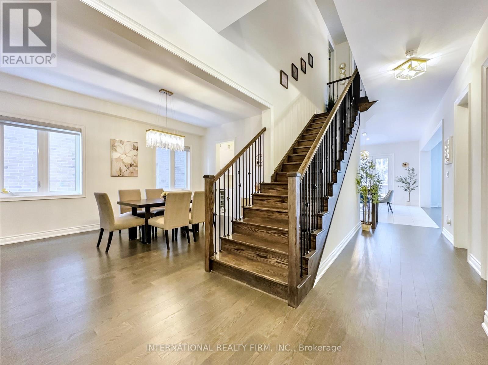 Photo 13 of 150 Cannes Avenue, Vaughan ON