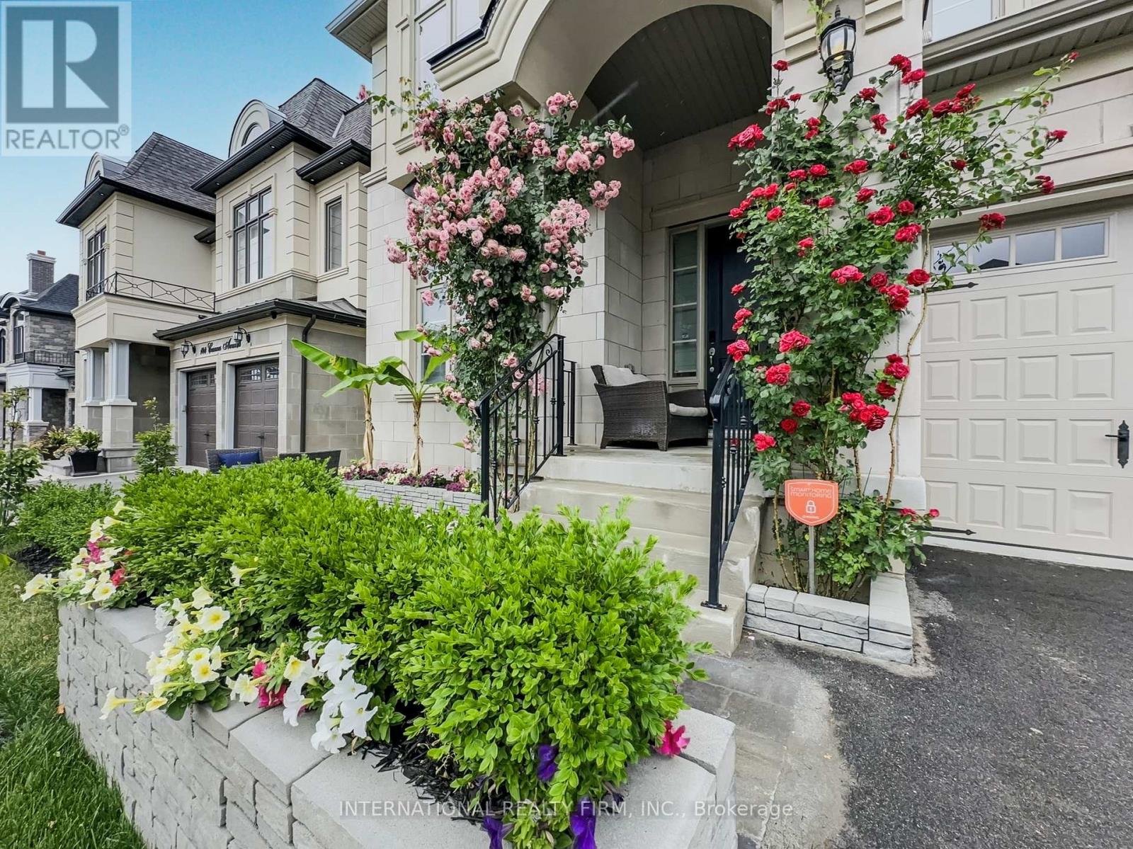 Photo 7 of 150 Cannes Avenue, Vaughan ON