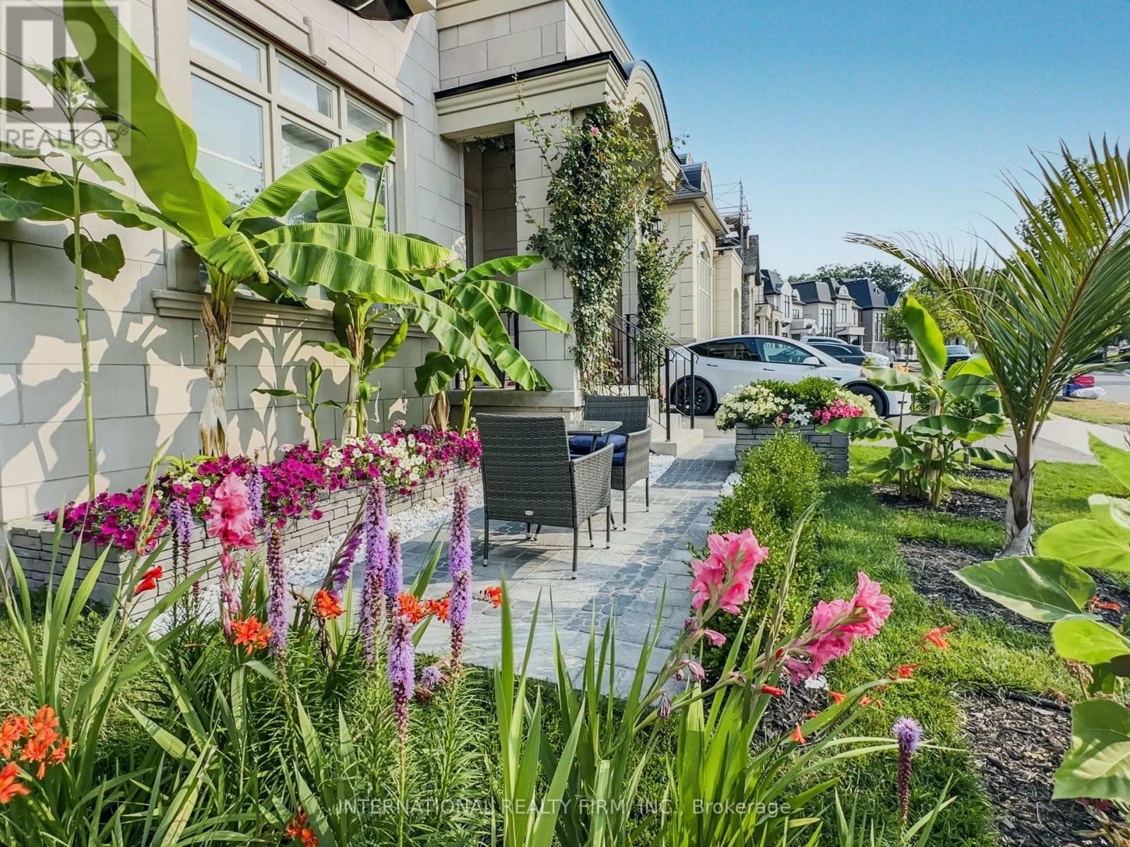 Photo 9 of 150 Cannes Avenue, Vaughan ON