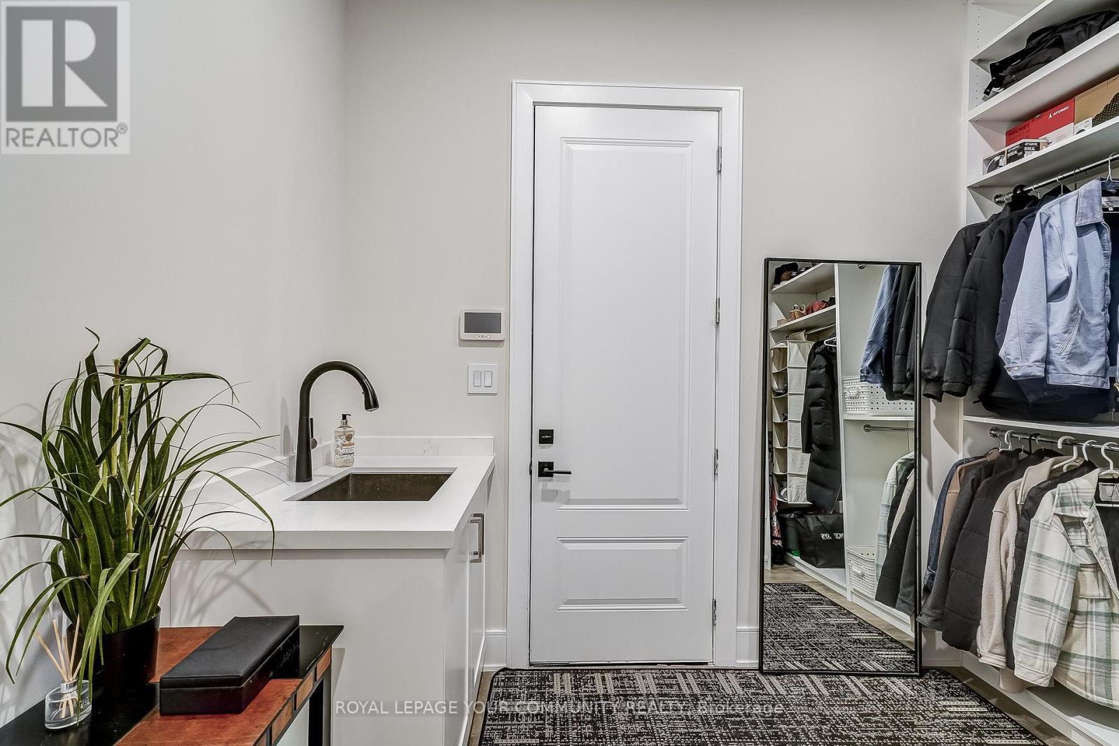 Photo 19 of 176 Farrell Road, Vaughan ON