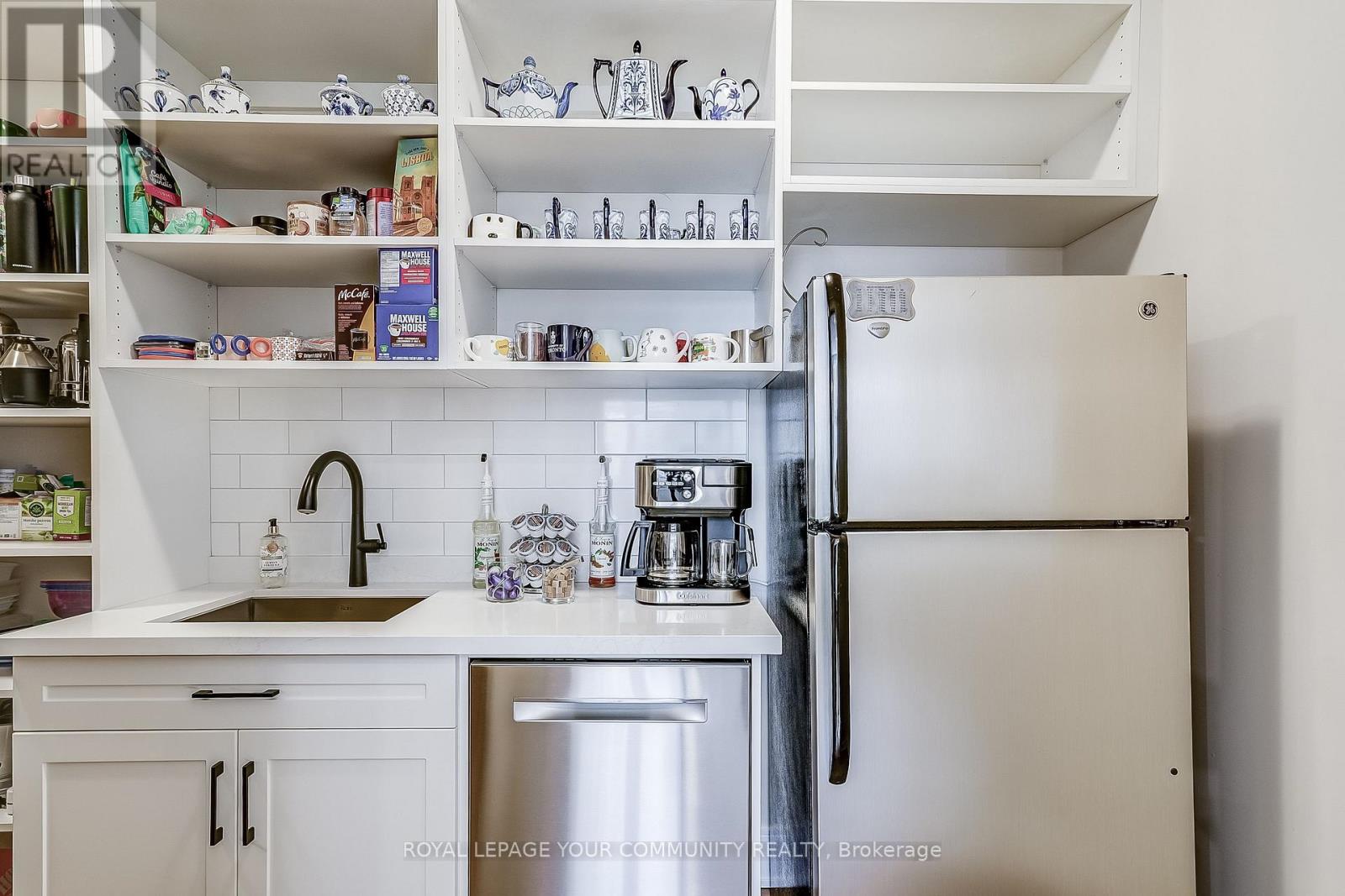 Photo 25 of 176 Farrell Road, Vaughan ON