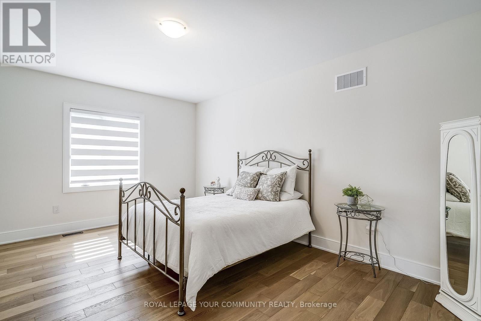 Photo 38 of 176 Farrell Road, Vaughan ON
