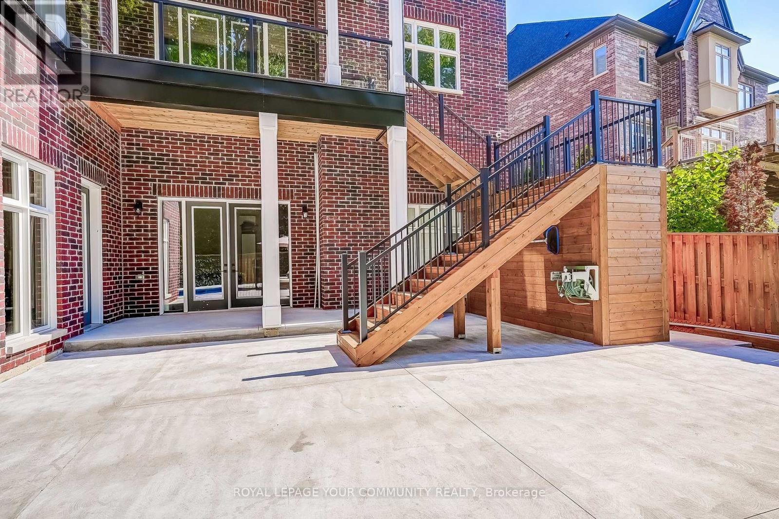 Photo 7 of 176 Farrell Road, Vaughan ON