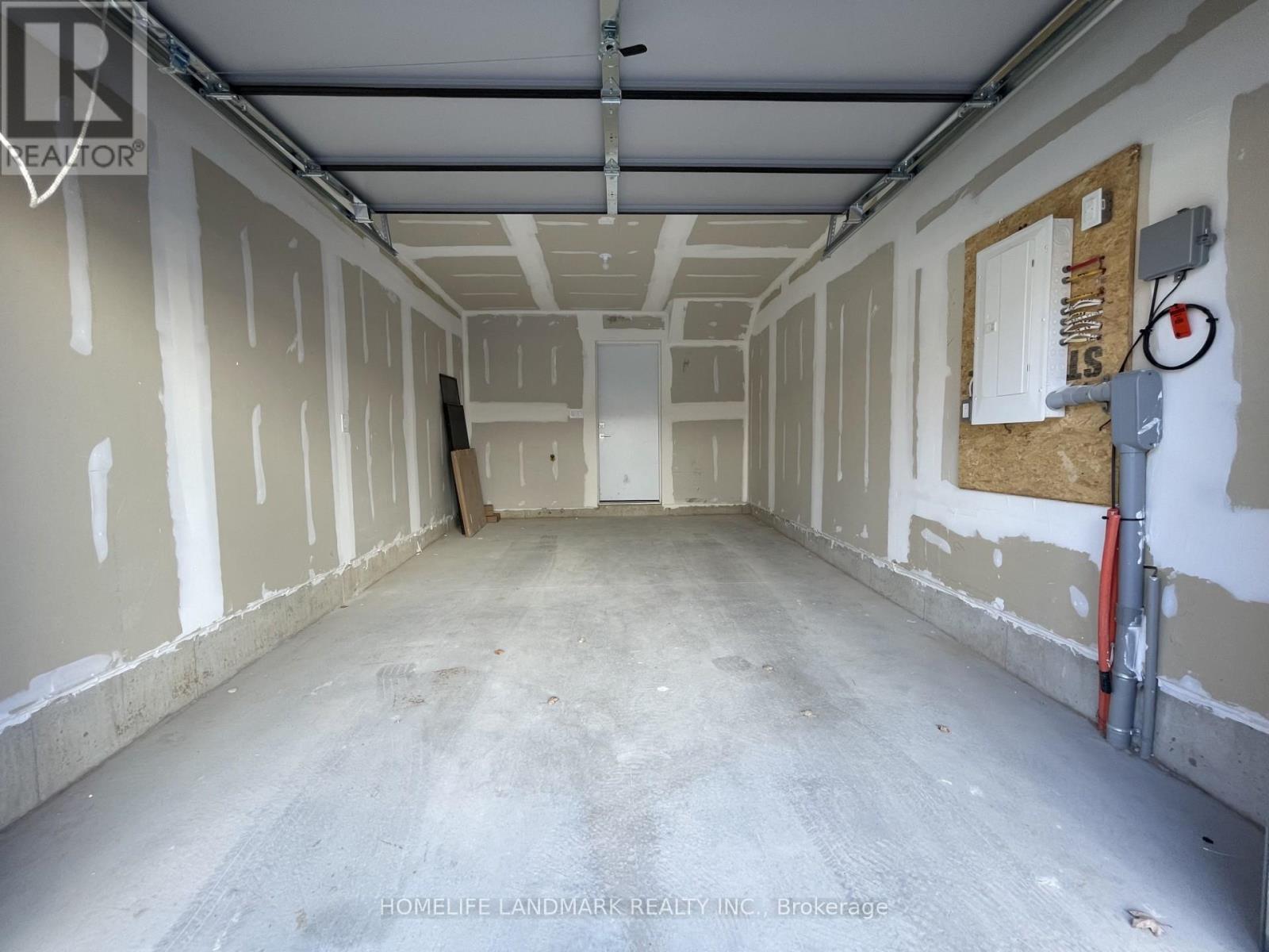 Photo 18 of 29 Rainwater Lane, Barrie ON