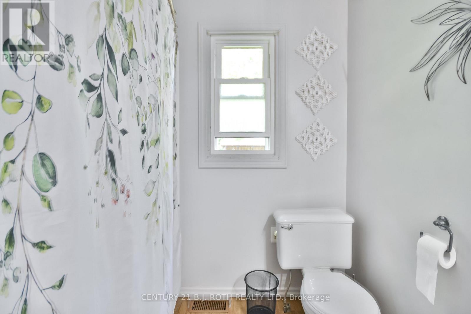Photo 15 of 1039 Division Road E, Severn ON