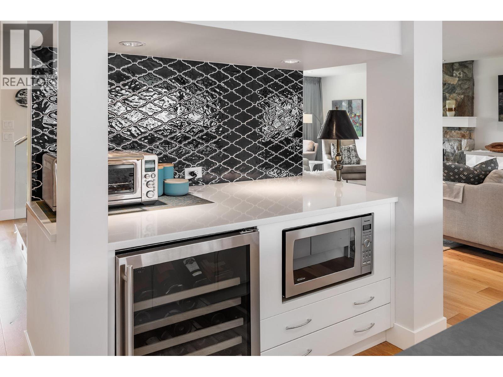 2175 Abbott Street, Kelowna