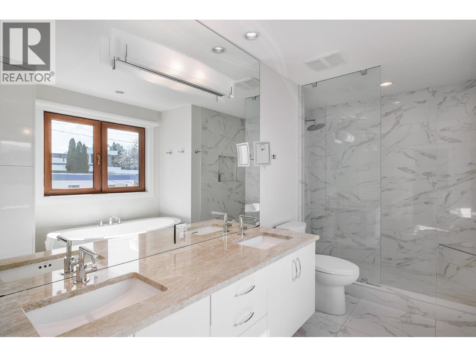  2175 Abbott Street, Kelowna