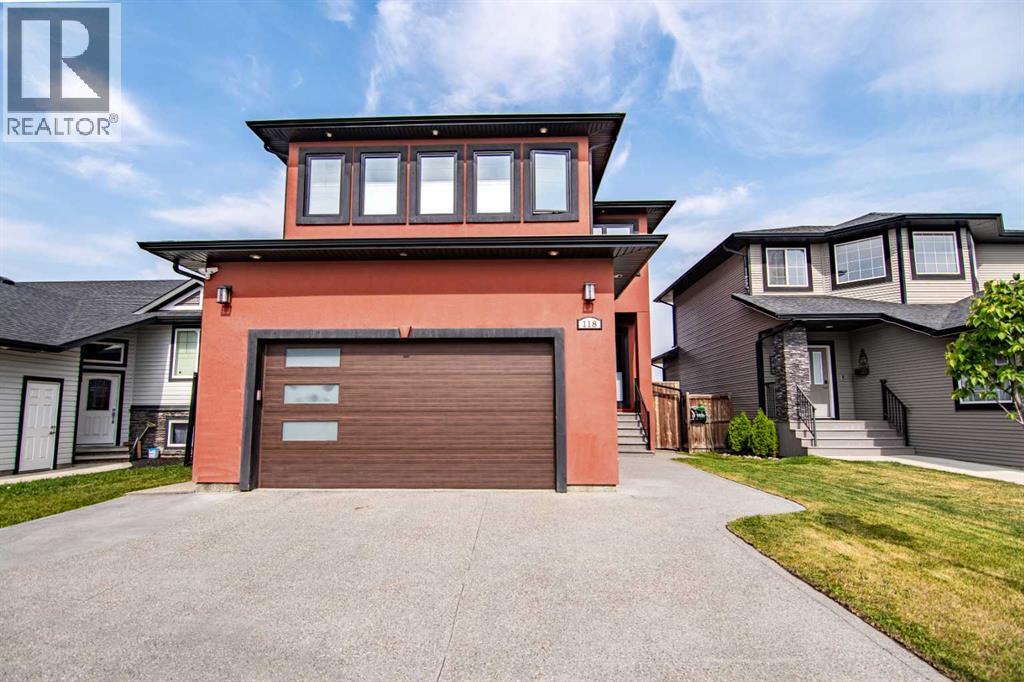 Photo 2 of 118 Turner Crescent, Red Deer AB