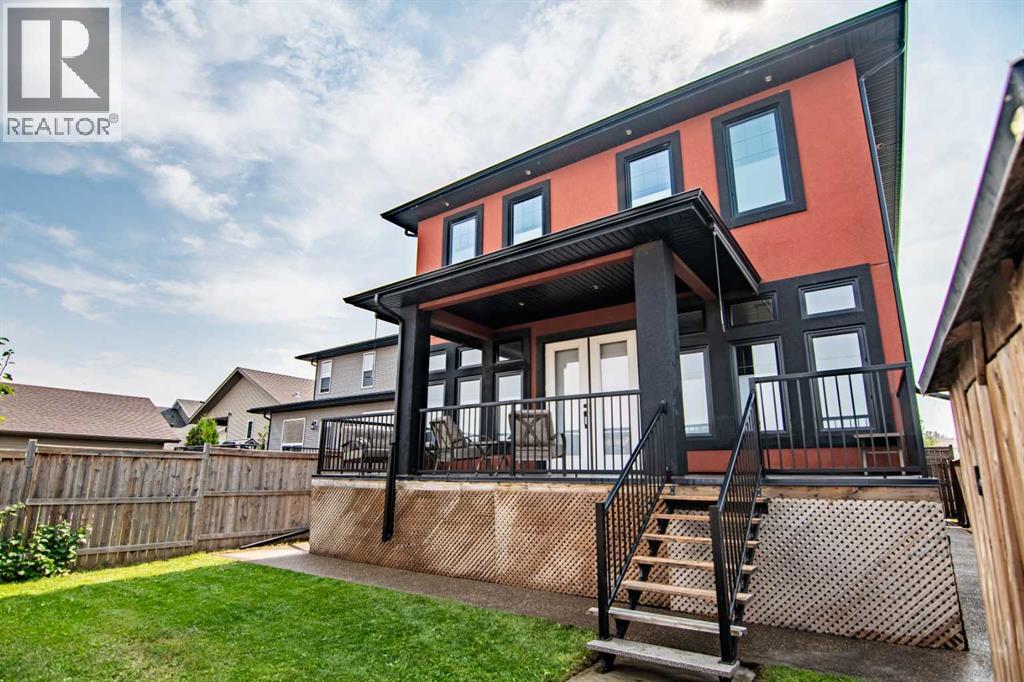 Photo 5 of 118 Turner Crescent, Red Deer AB