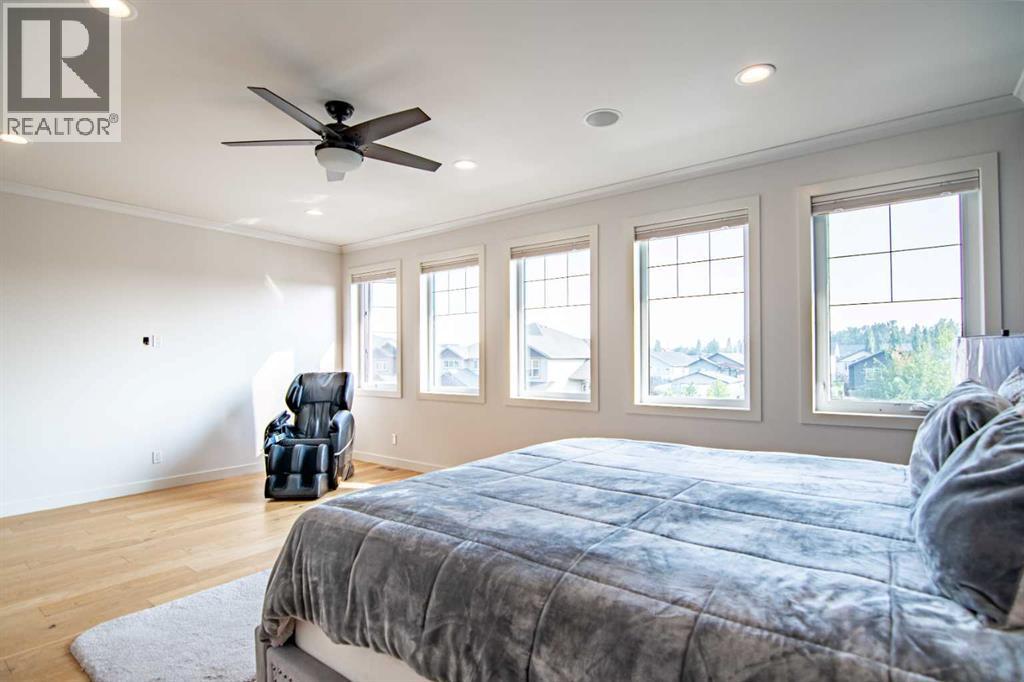 Photo 35 of 118 Turner Crescent, Red Deer AB