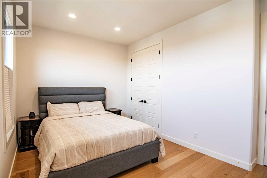 Photo 27 of 118 Turner Crescent, Red Deer AB