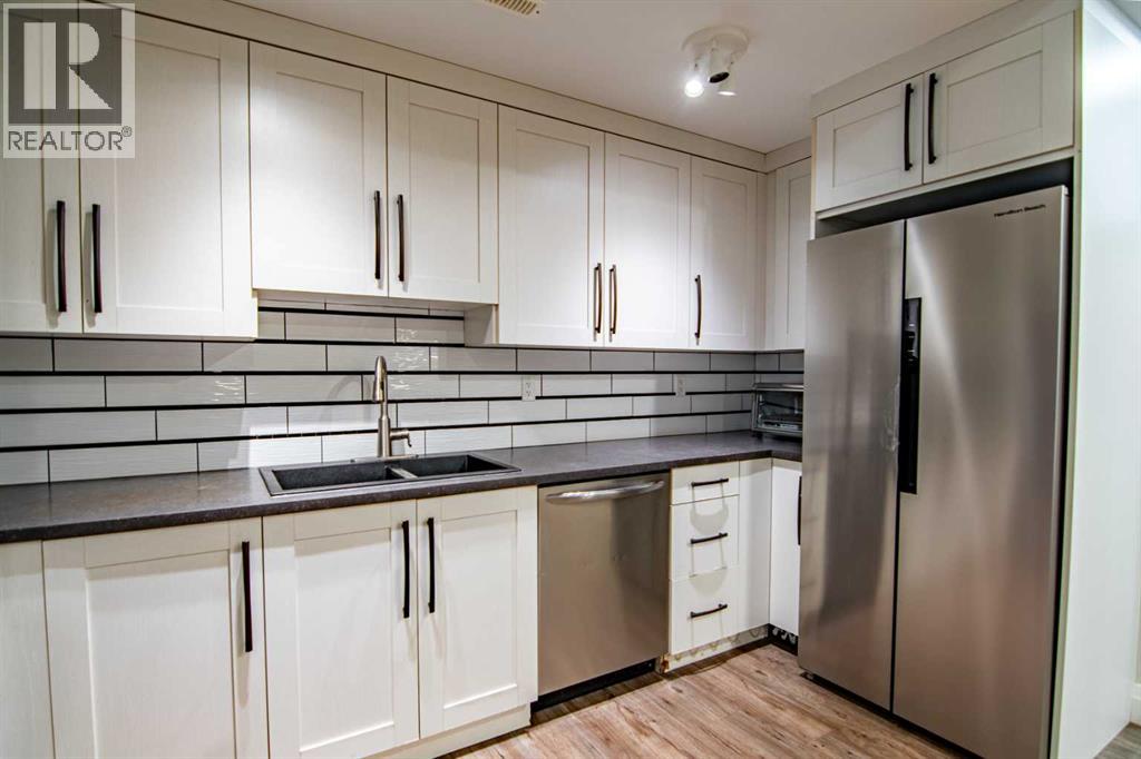Photo 44 of 118 Turner Crescent, Red Deer AB