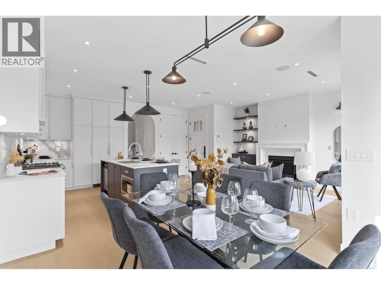 1 4313 ALBERT STREET, Burnaby