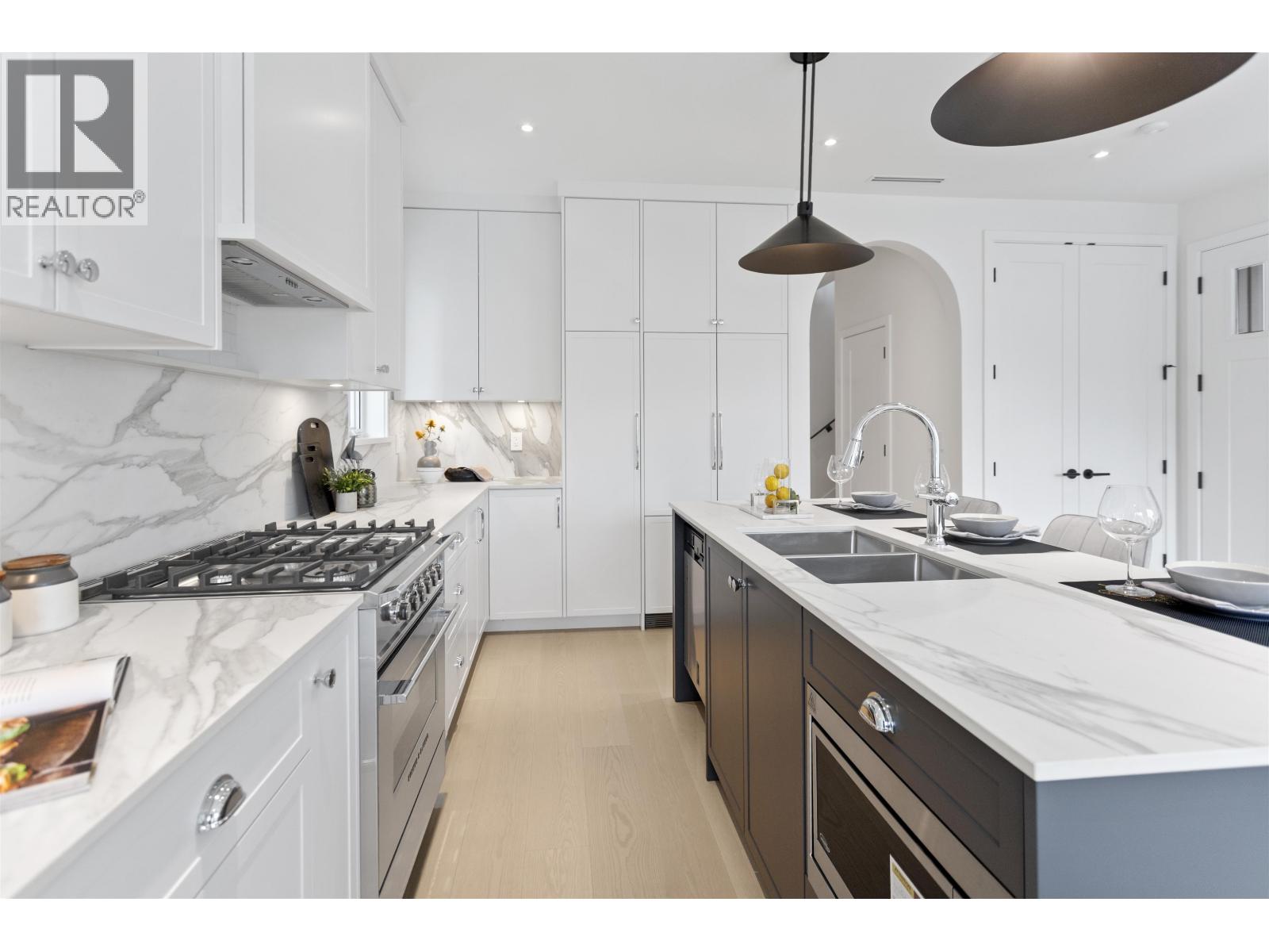1 4313 ALBERT STREET, Burnaby