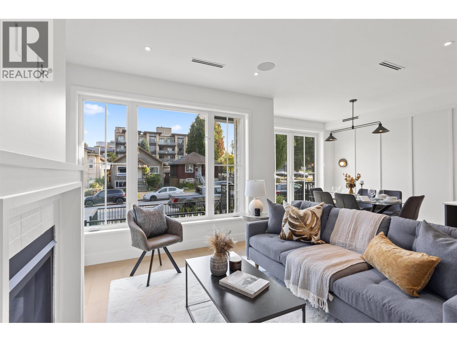 1 4313 ALBERT STREET, Burnaby