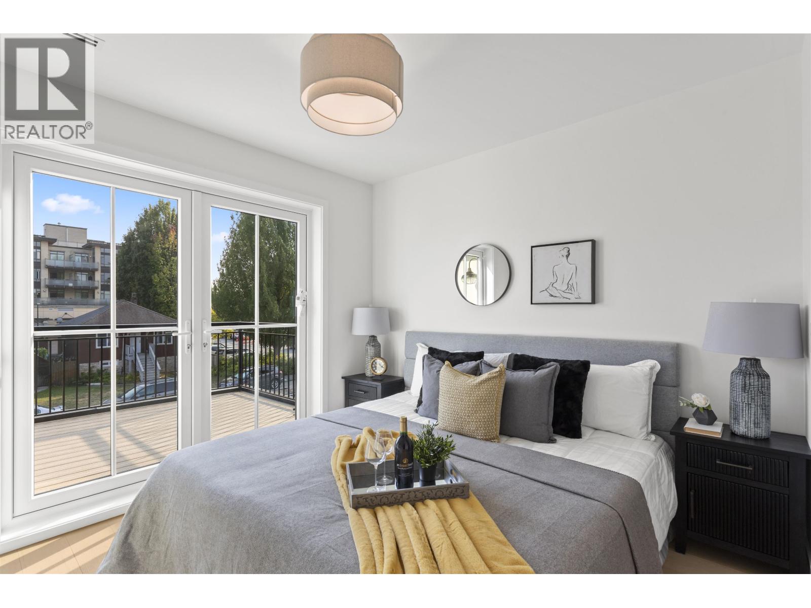 1 4313 ALBERT STREET, Burnaby