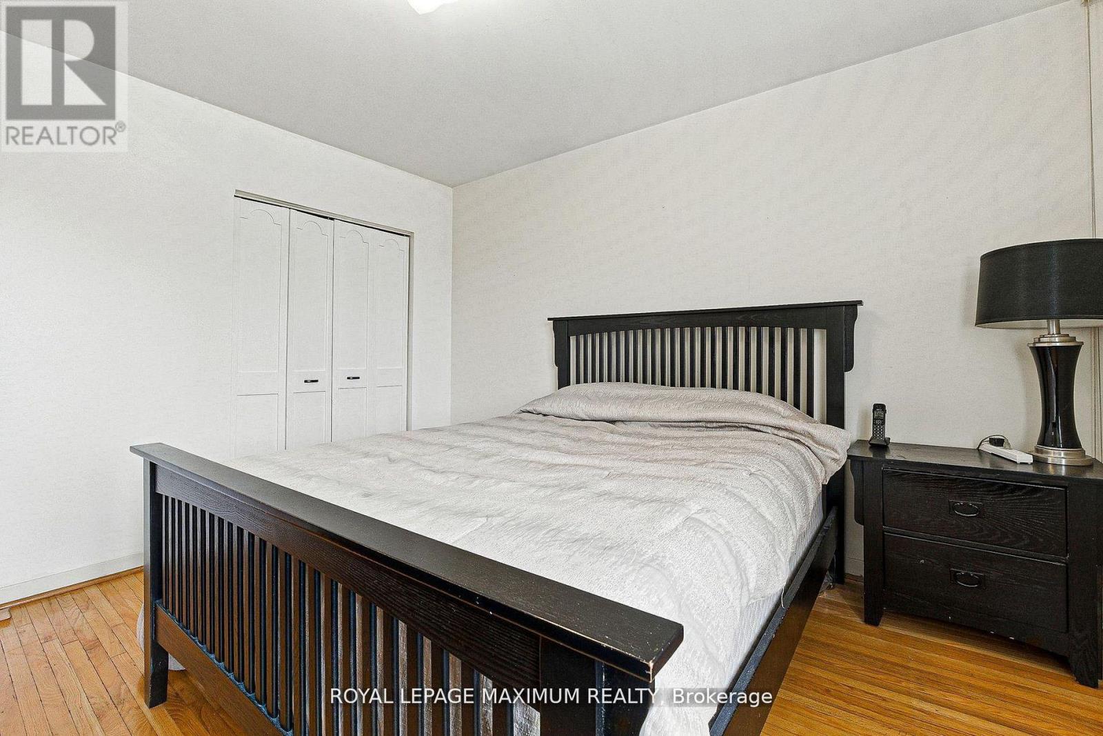 Photo 21 of 32 Fennimore Crescent, Toronto ON