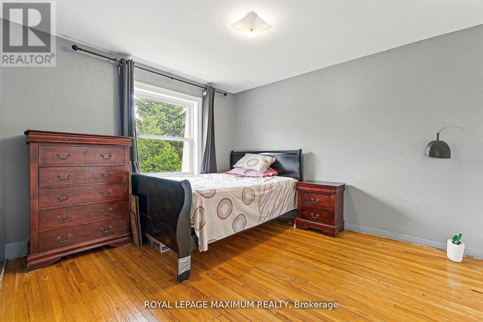 Photo 23 of 32 Fennimore Crescent, Toronto ON