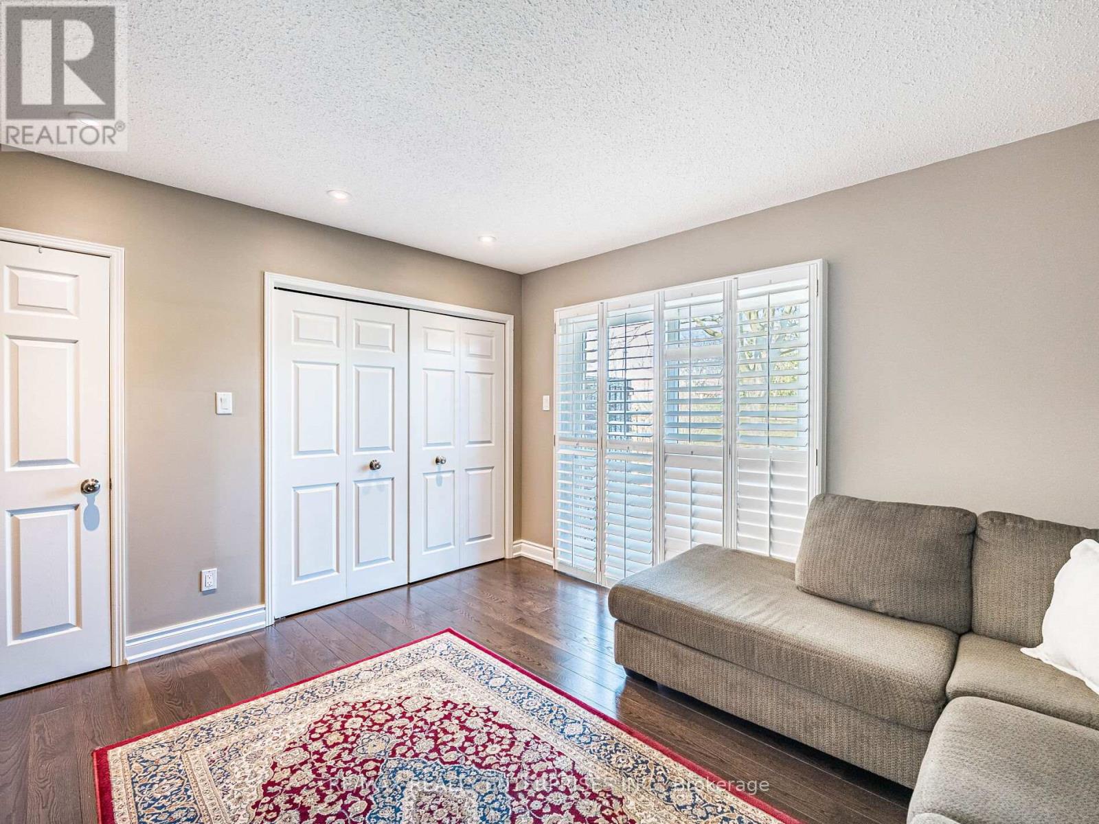 Photo 10 of 7 3140 Fifth Line W, Mississauga ON