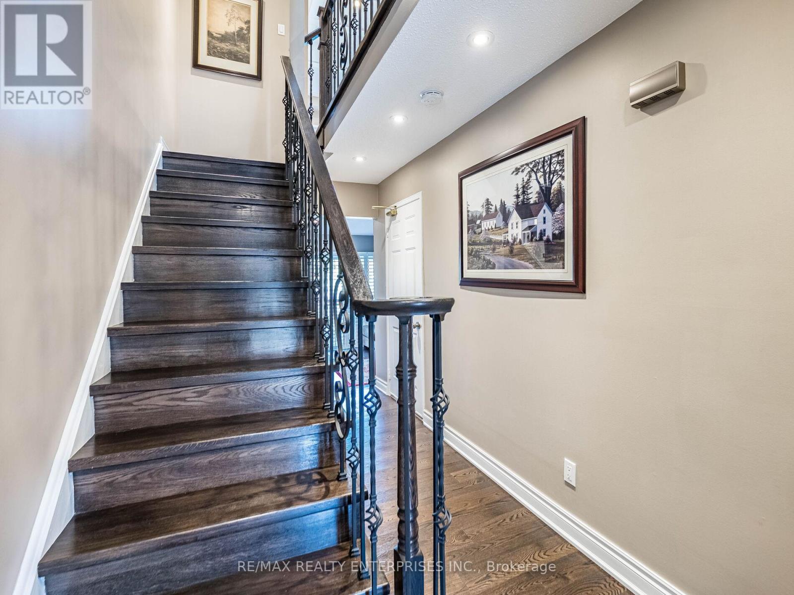 Photo 6 of 7 3140 Fifth Line W, Mississauga ON