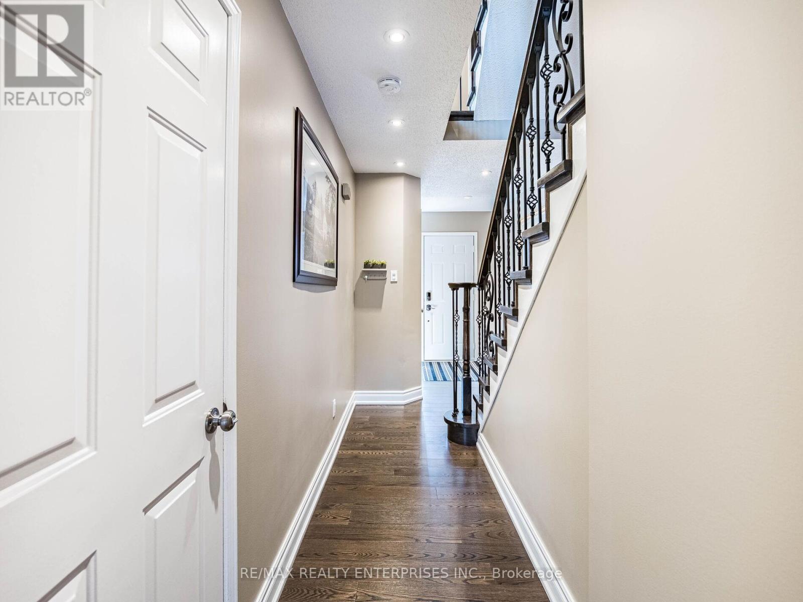 Photo 8 of 7 3140 Fifth Line W, Mississauga ON