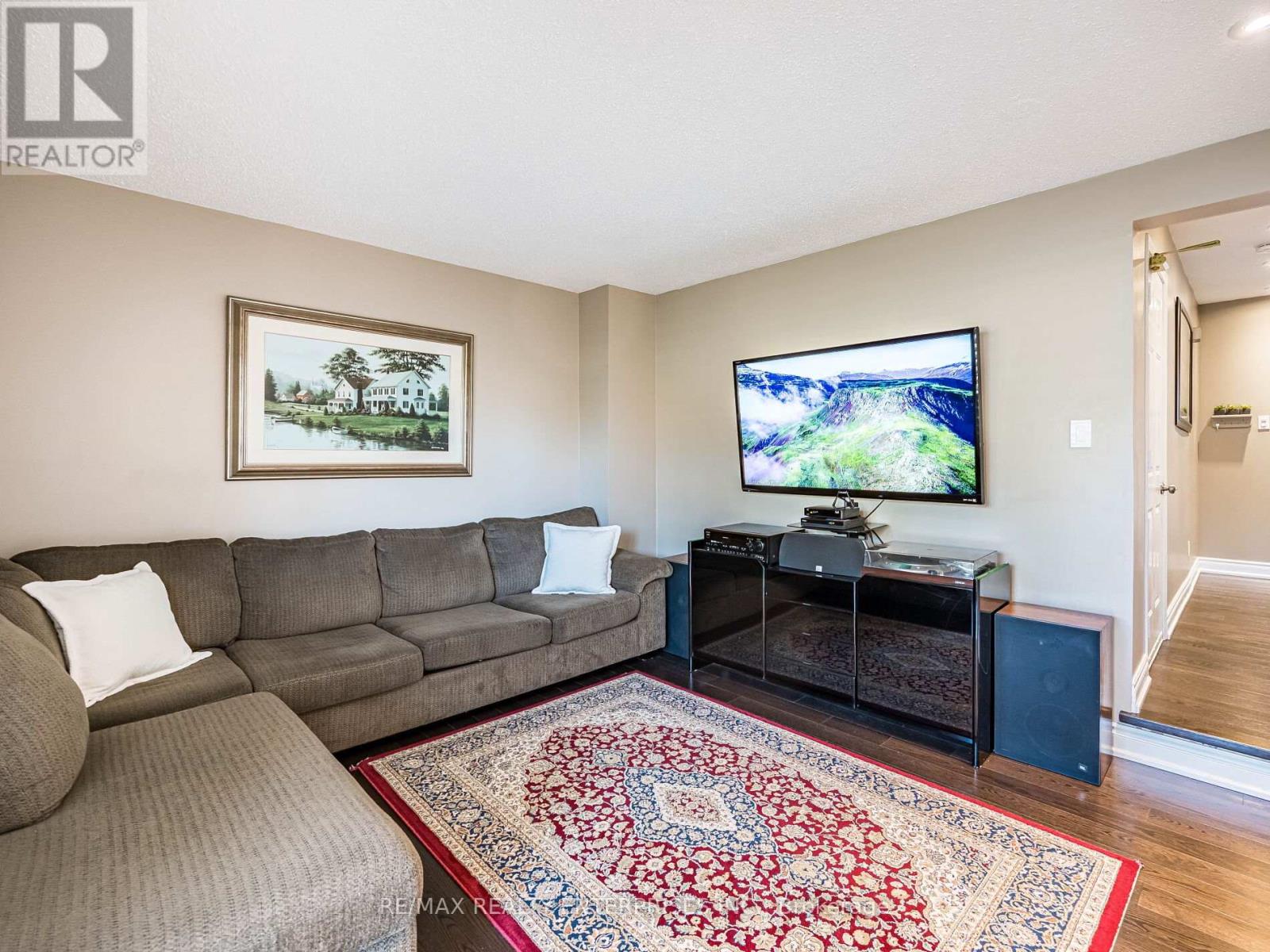 Photo 9 of 7 3140 Fifth Line W, Mississauga ON