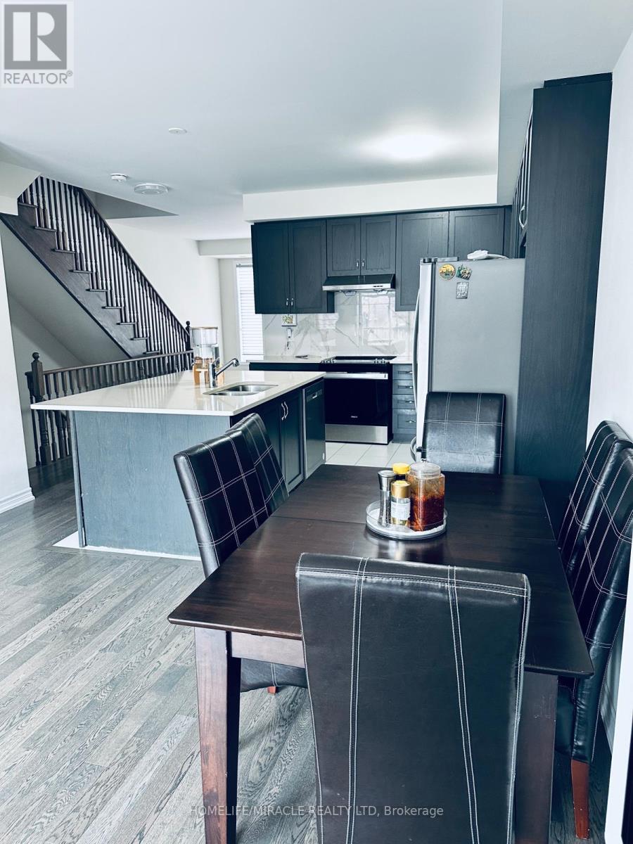 Photo 11 of 18 Petch Avenue, Caledon ON