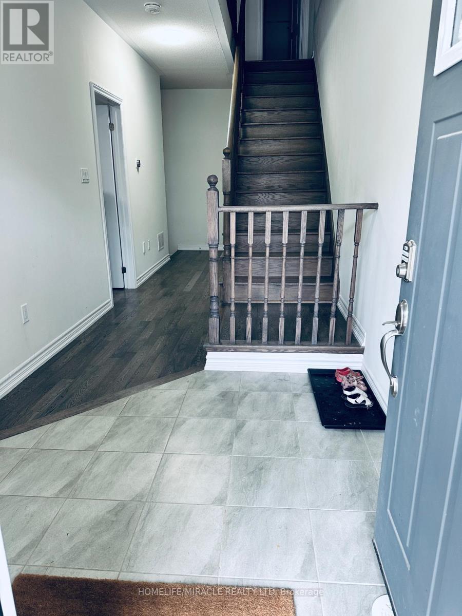 Photo 3 of 18 Petch Avenue, Caledon ON