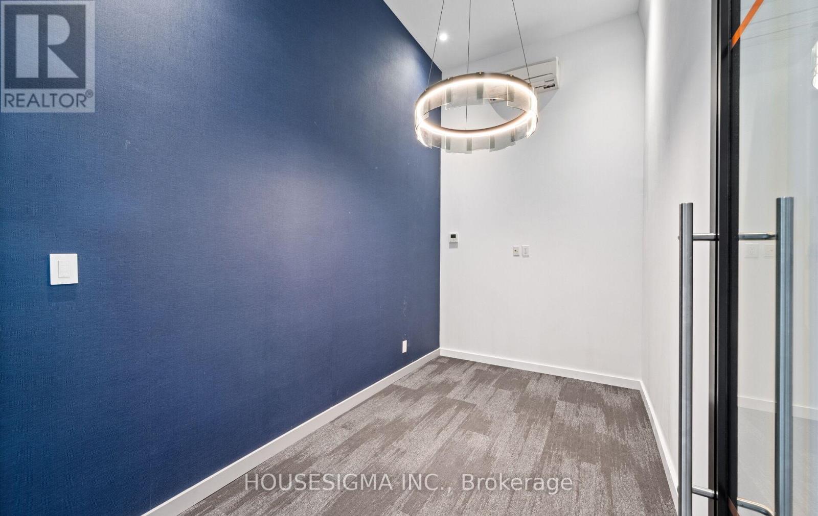 Photo 17 of 728 The Queensway, Toronto ON