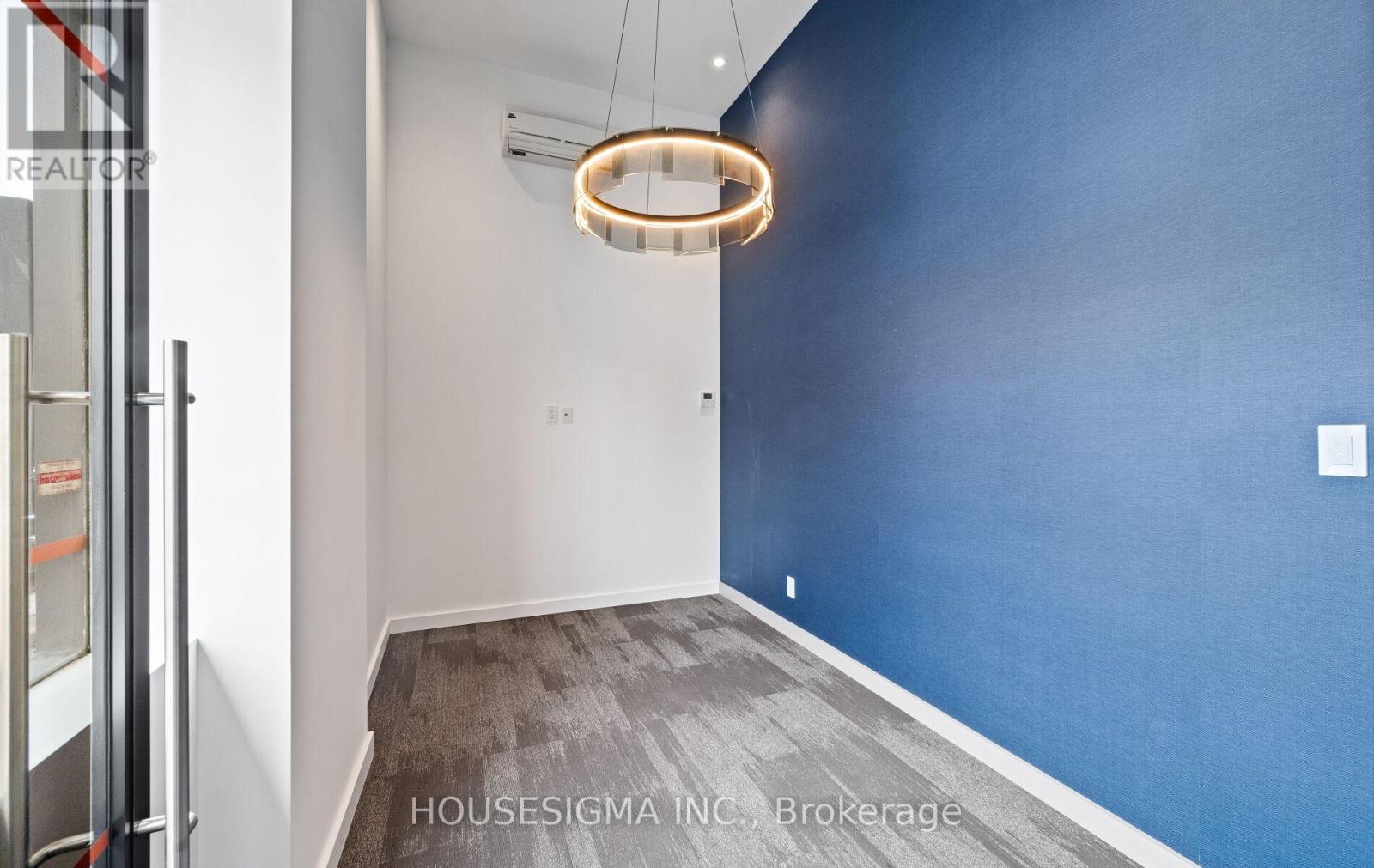 Photo 19 of 728 The Queensway, Toronto ON