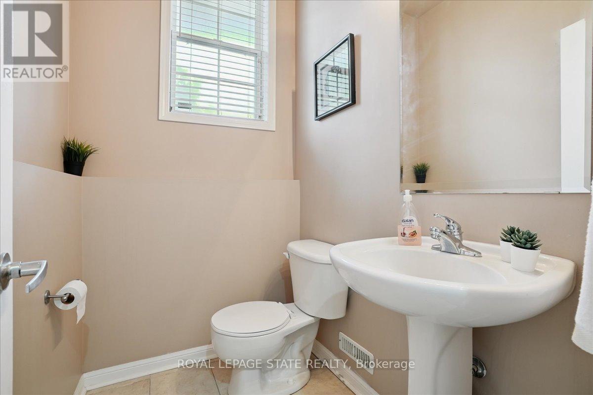 Photo 23 of 815 Stark Circle, Milton ON
