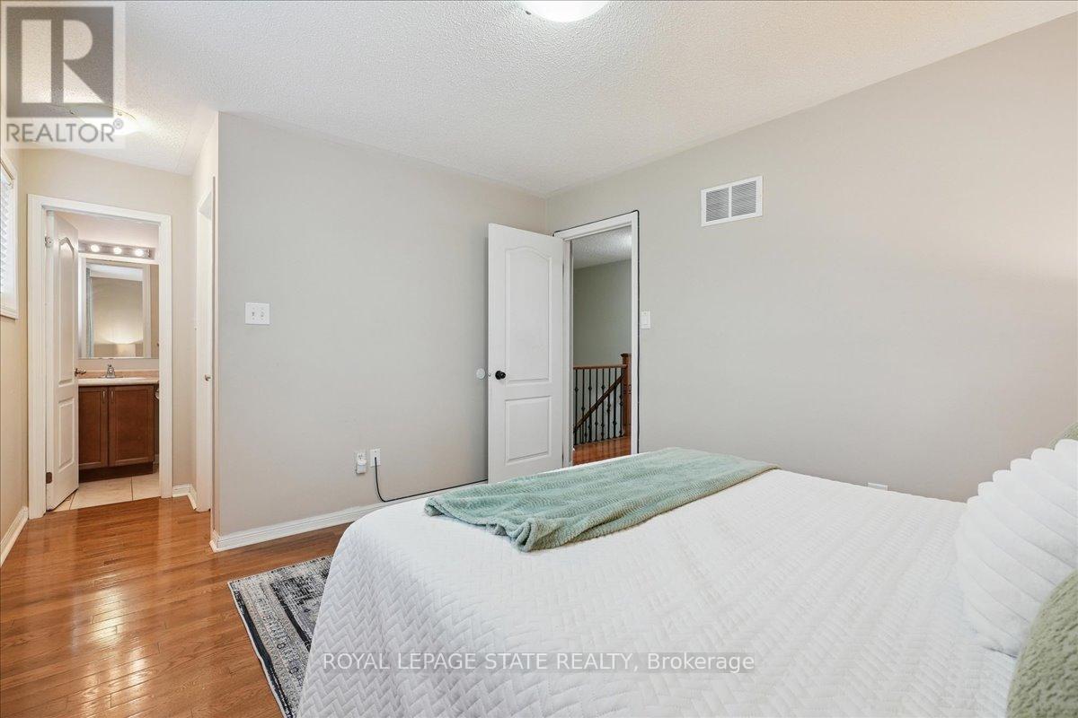 Photo 26 of 815 Stark Circle, Milton ON
