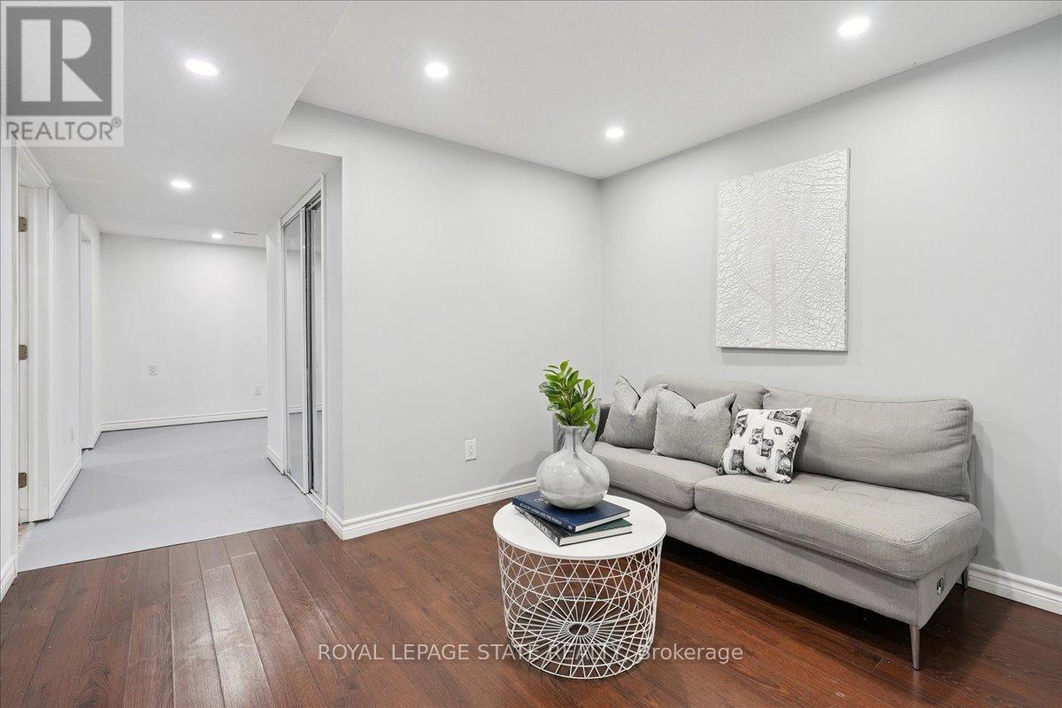 Photo 30 of 815 Stark Circle, Milton ON