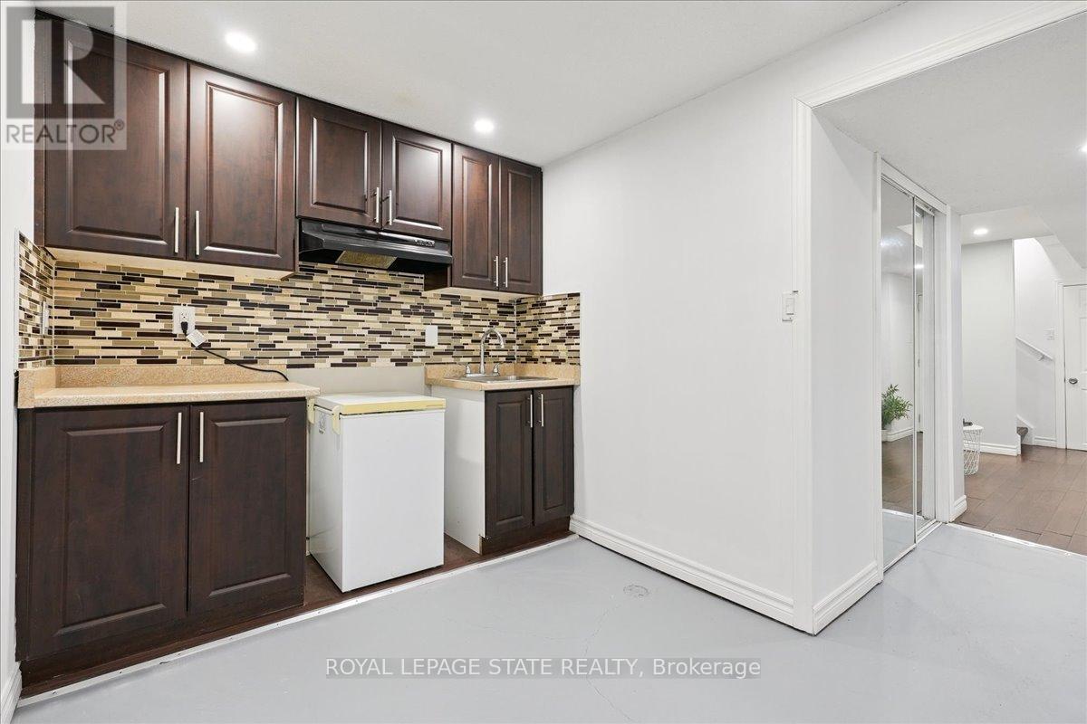 Photo 32 of 815 Stark Circle, Milton ON
