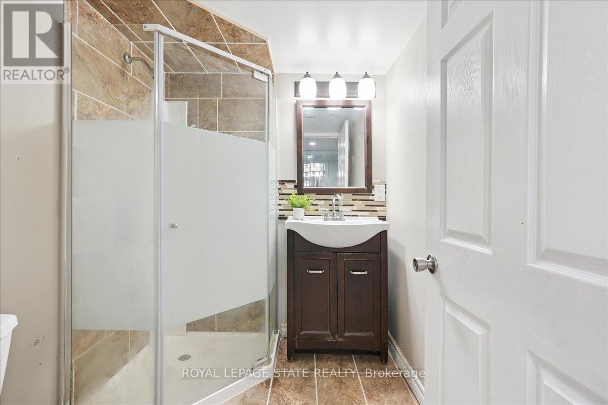 Photo 33 of 815 Stark Circle, Milton ON
