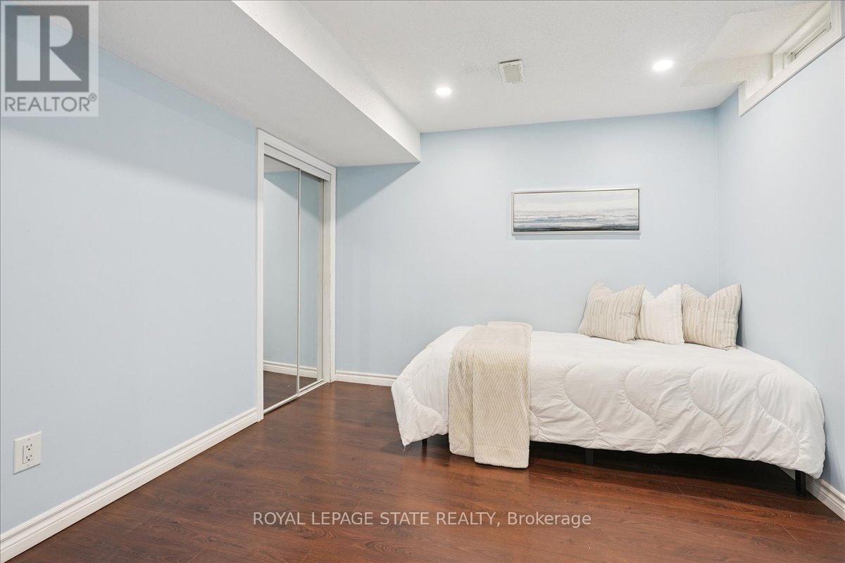 Photo 6 of 815 Stark Circle, Milton ON